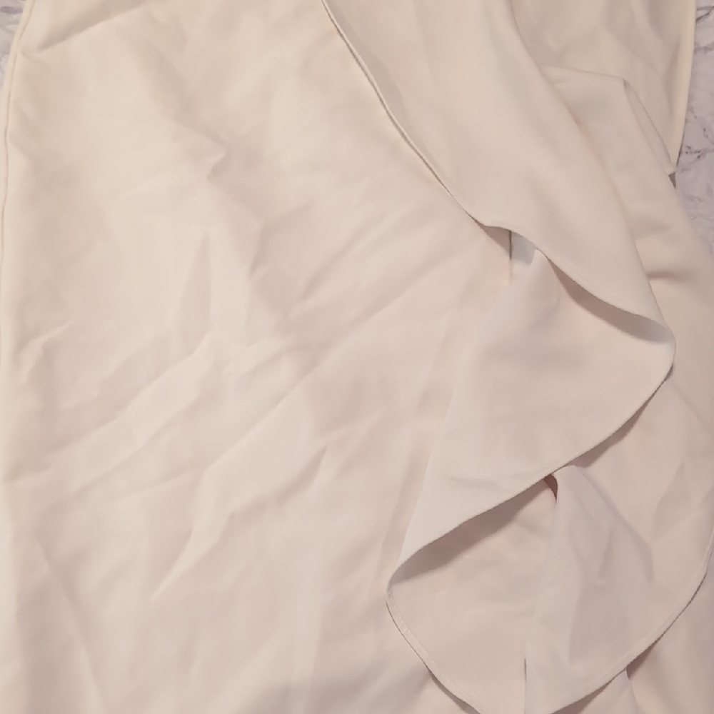 New York & Company Cream Ruffled Sheet Set